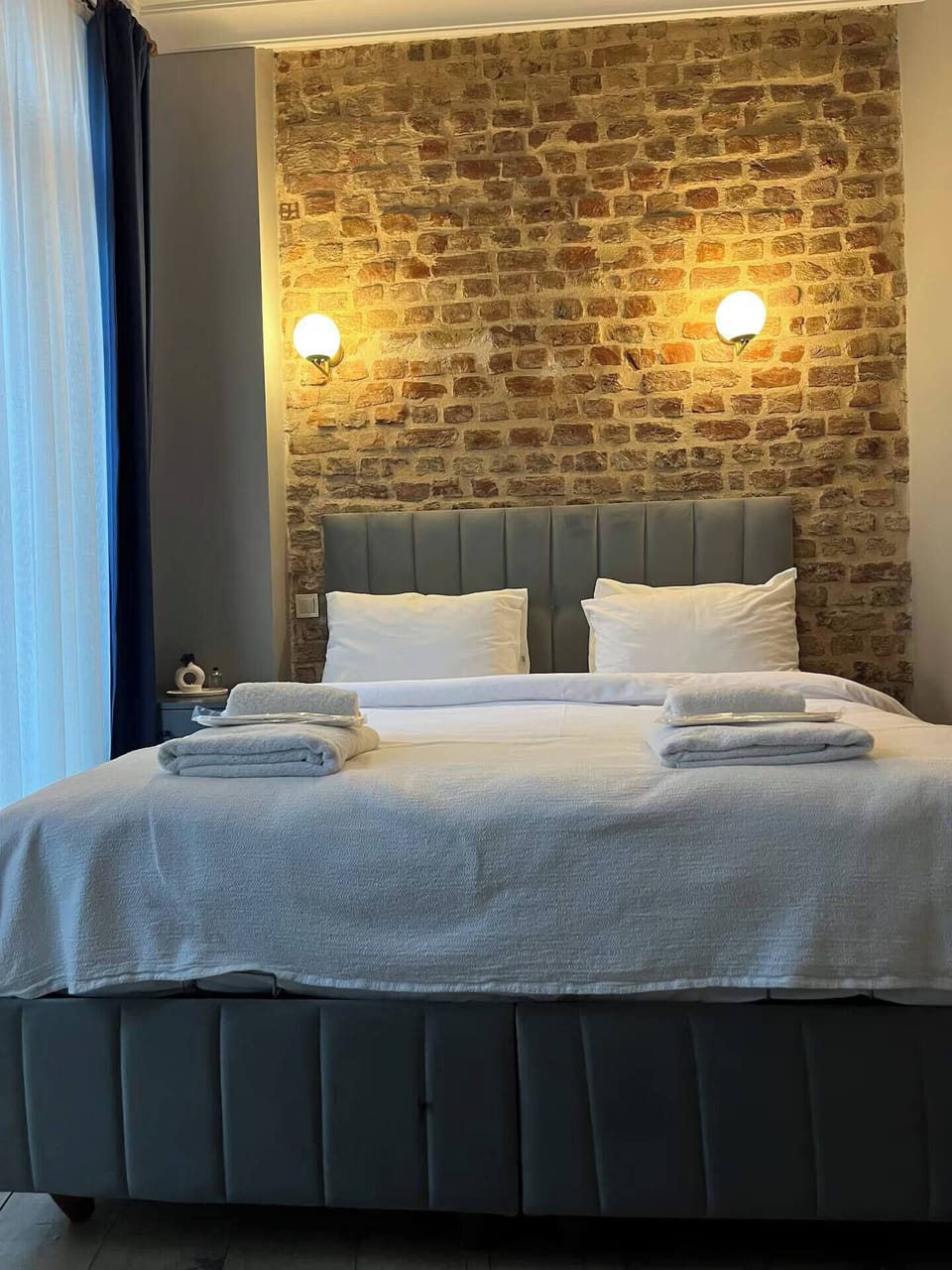 Classic Room | Desk, laptop workspace, free WiFi