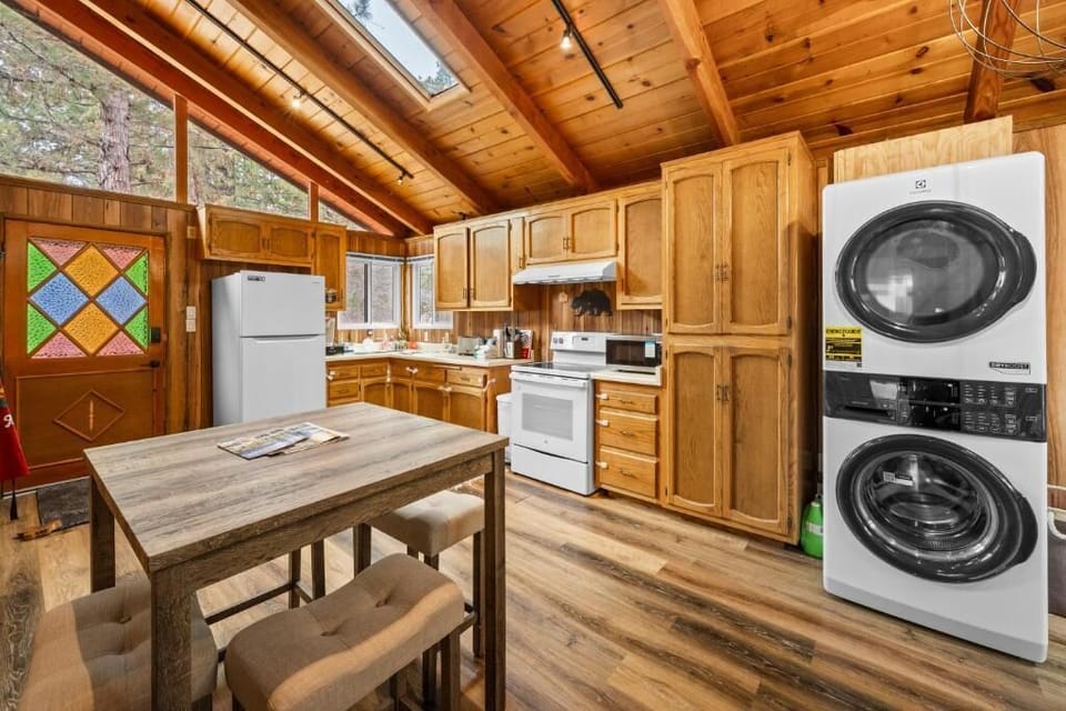 House, Patio, Mountain View | Private kitchen