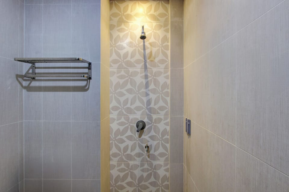 Family Suite | Bathroom | Towels, soap, shampoo