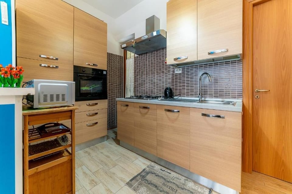 Espresso maker, fridge, microwave, oven