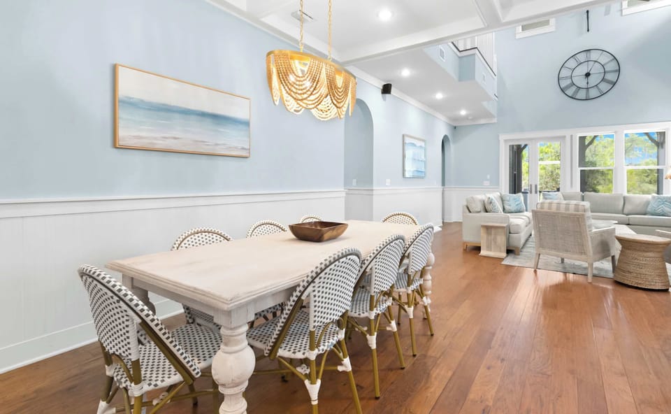 Dining area: Seating for 8, breakfast bar with 4 barstools