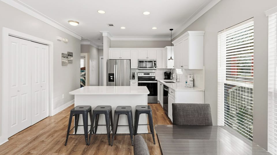 House, Multiple Beds, Patio, Pool View (Happy Ours at Camp Creek) | Private kitchen