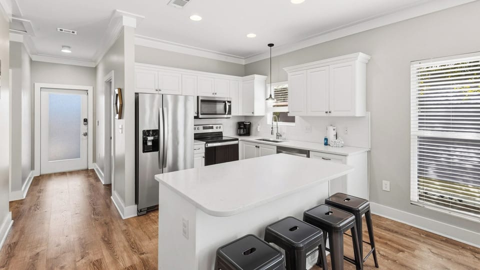 House, Multiple Beds, Patio, Pool View (Happy Ours at Camp Creek) | Private kitchen
