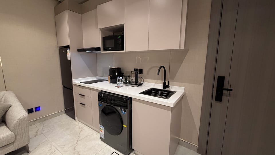 Apartment, 1 Bedroom, Accessible, Smoking | Private kitchen