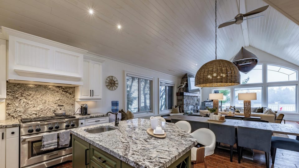 Kitchen &amp; Bar Seating