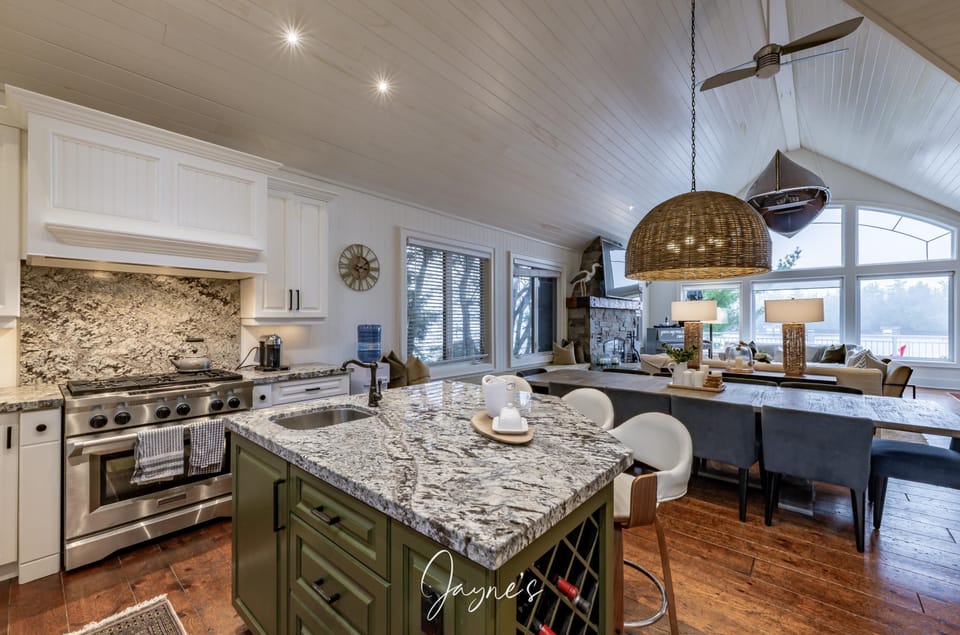 Kitchen &amp; Bar Seating