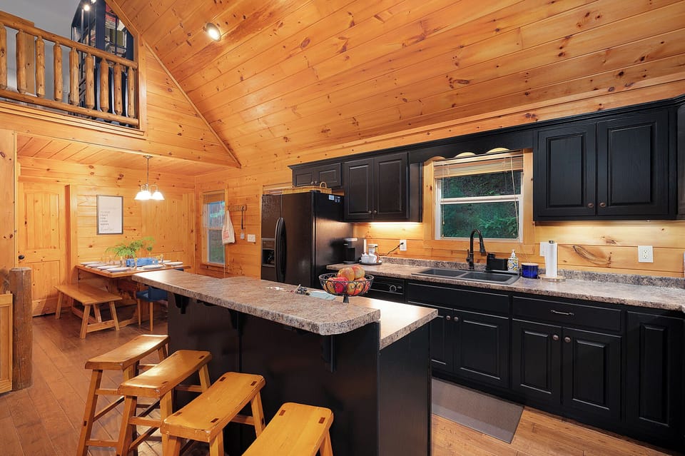 Large fully equipped kitchen with dishwasher