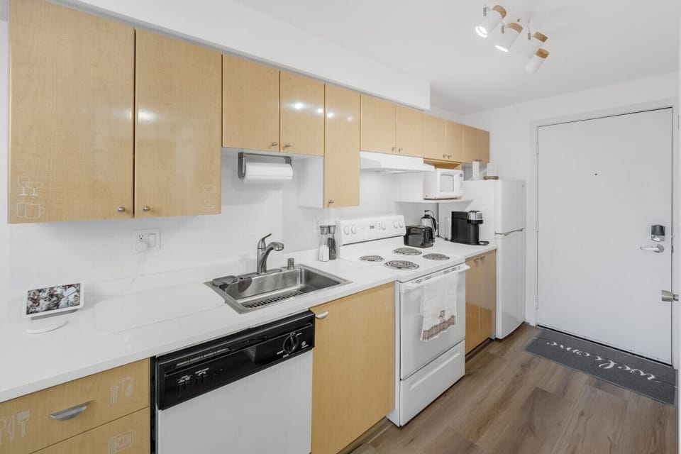 Whip up a quick meal in your fully stocked kitchen.
