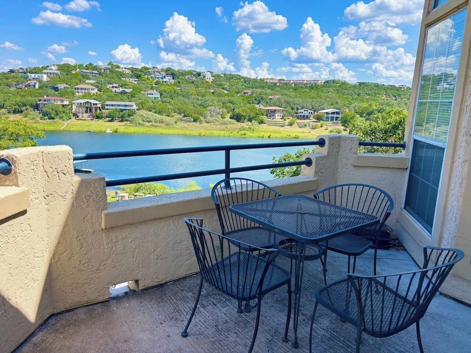 Balcony Dining