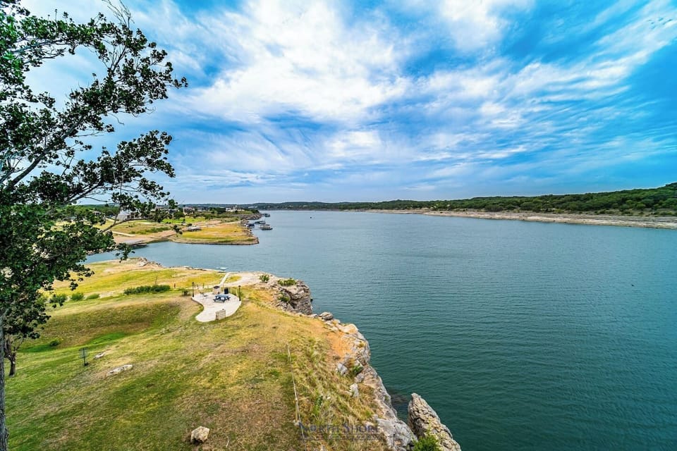 Lakeside Picnic Area w/ BBQ Grills & Lake Access Just Steps Away