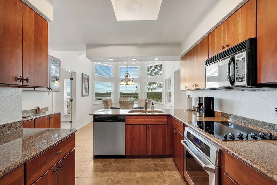 Beautiful Lakeview from Kitchen