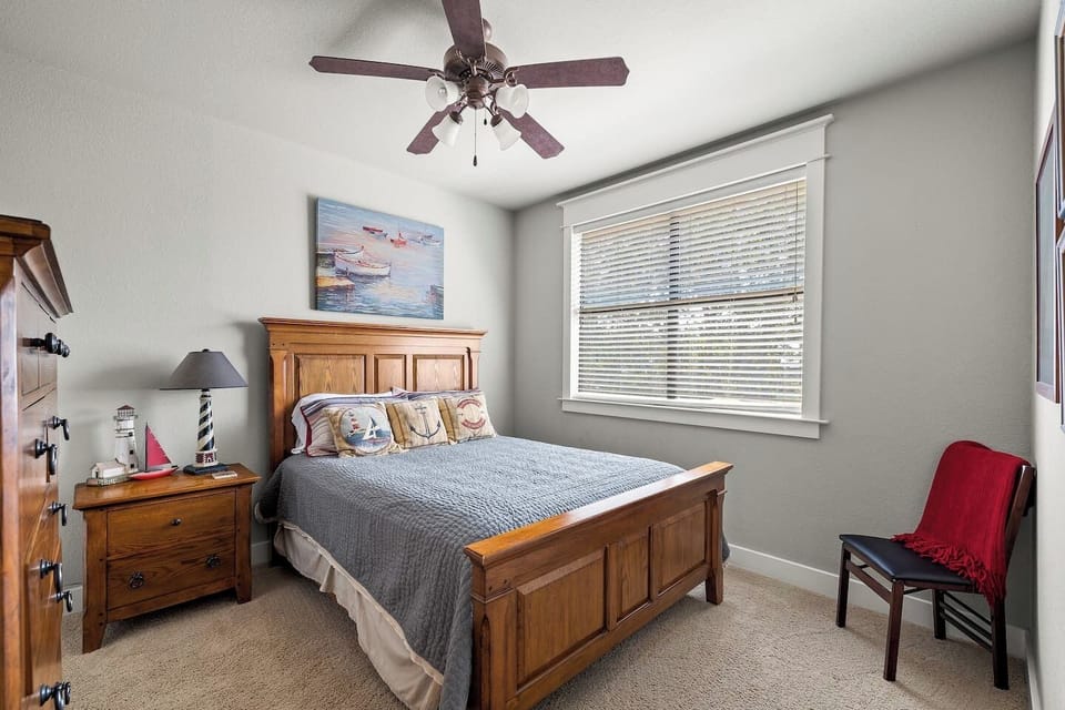 Upstairs Guest Bedroom with Queen Bed & HDTV
