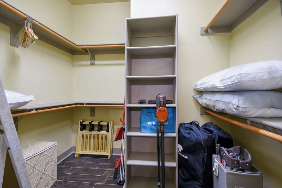 Large Primary Bedroom Closet