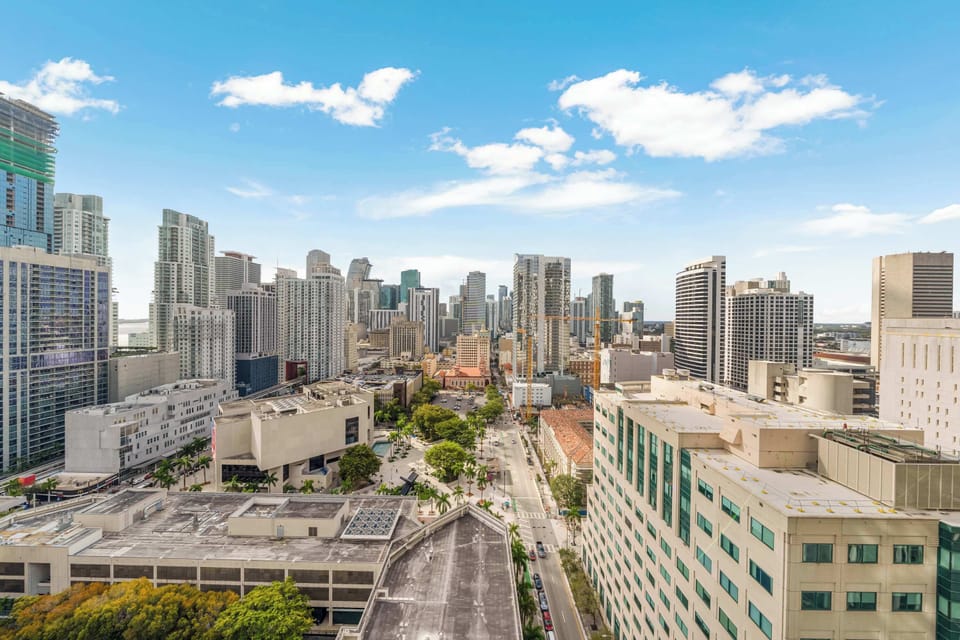 High-floor views overlooking the heart of the city.