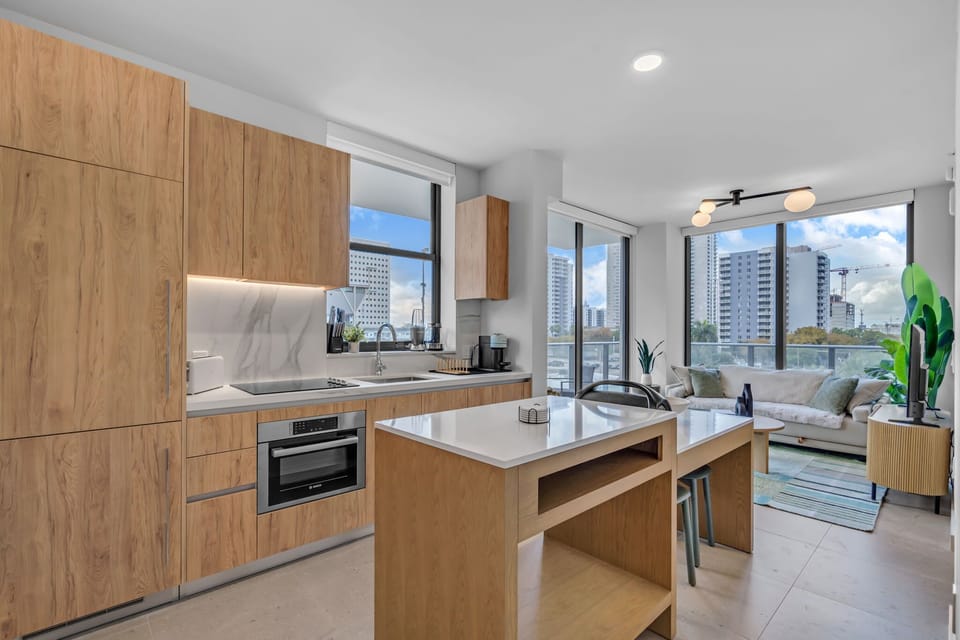 Experience urban luxury at The Crosby Miami Worldcenter! ✨ This sleek, sun-drenched 2BR unit offers floor-to-ceiling city views, a modern's kitchen, and stylish comfort in the heart of downtown. Steps from the best of Miami. Book your stay! 🏙️🌴