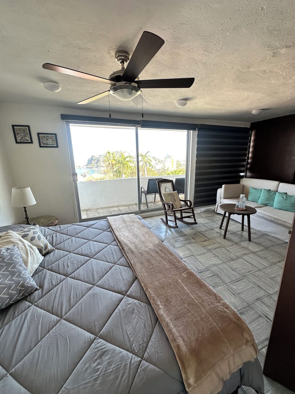 Deluxe Double Room, Balcony, Sea View | Free WiFi, bed sheets