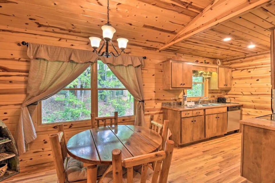 Dining Area off the kitchen.