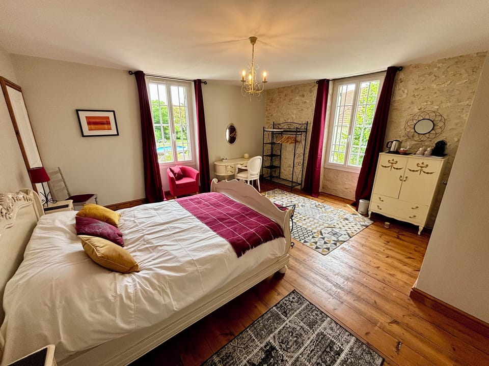 Double Room, Air conditioning, Garden View | Iron/ironing board, free WiFi, bed sheets