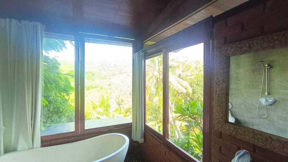 Luxury Villa, Hill View | Bathroom | Shower, free toiletries, hair dryer, towels
