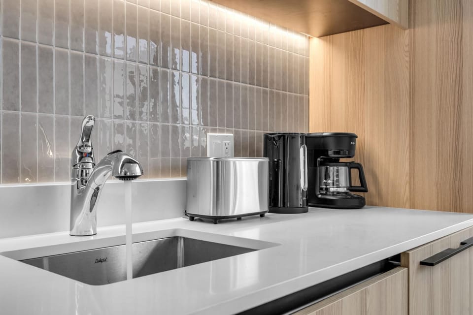 Brand New Downtown Stay 15th Floor + Amenities acces (8975)