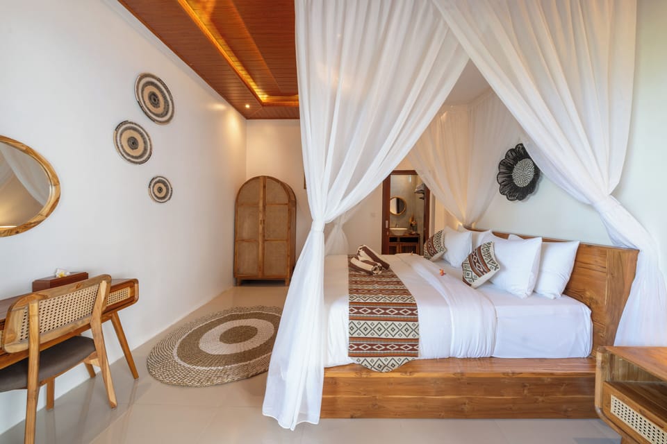 Deluxe Double Room | Desk, free WiFi, bed sheets