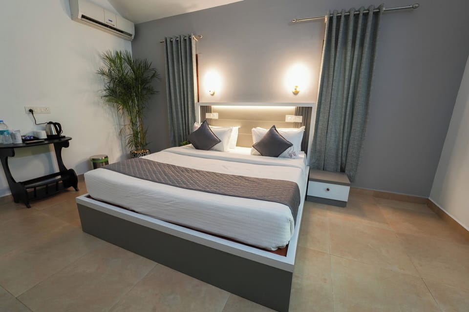 Family Studio, Garden View | Premium bedding, individually furnished, desk, laptop workspace