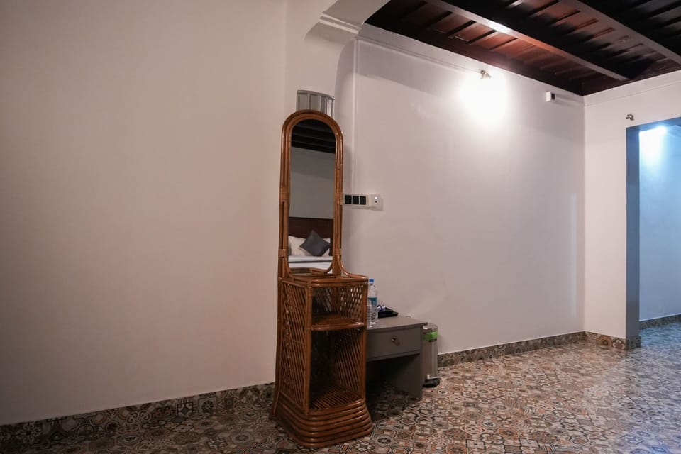 Traditional Room, Pool View | Premium bedding, individually furnished, desk, laptop workspace
