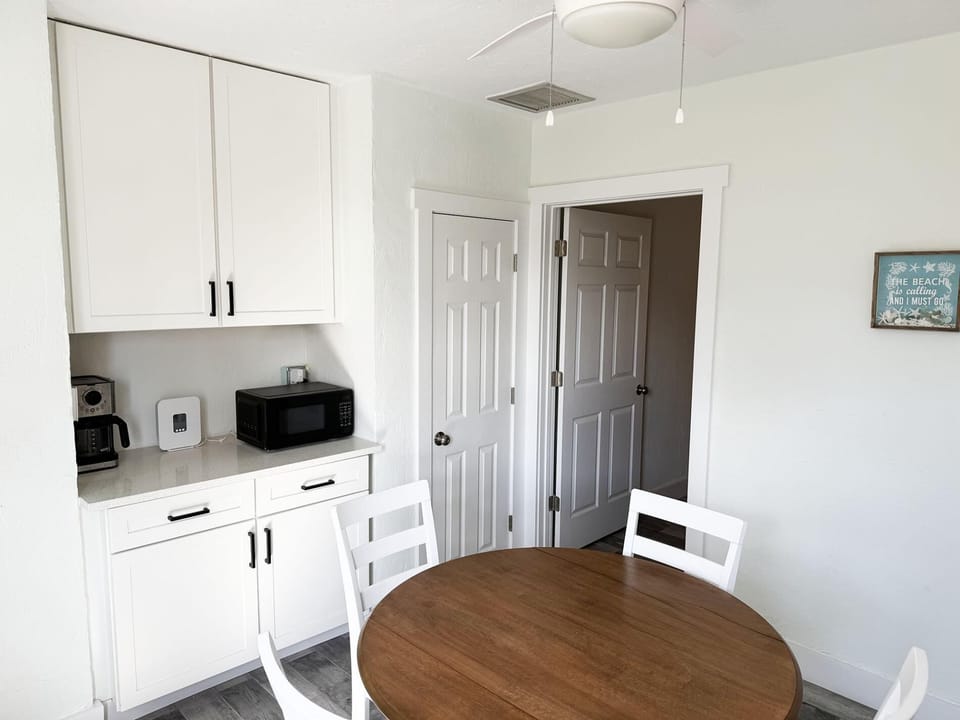 Venice Villas 1BR – King & Lanai Sleeps 4 (7151)