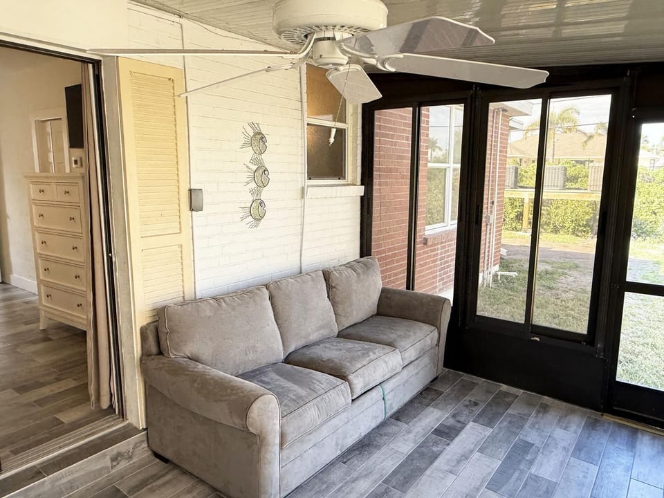 Venice Villas 1BR – King & Lanai Sleeps 4 (7158)