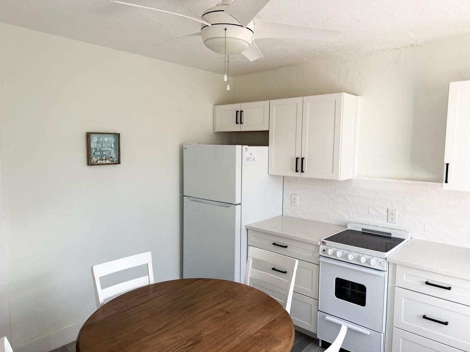 Venice Villas 1BR – King & Lanai Sleeps 4 (7152)