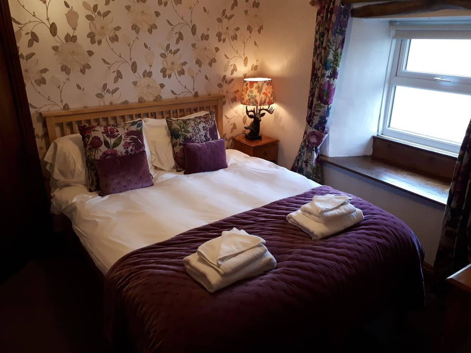 Standard Double Room | Egyptian cotton sheets, iron/ironing board, bed sheets