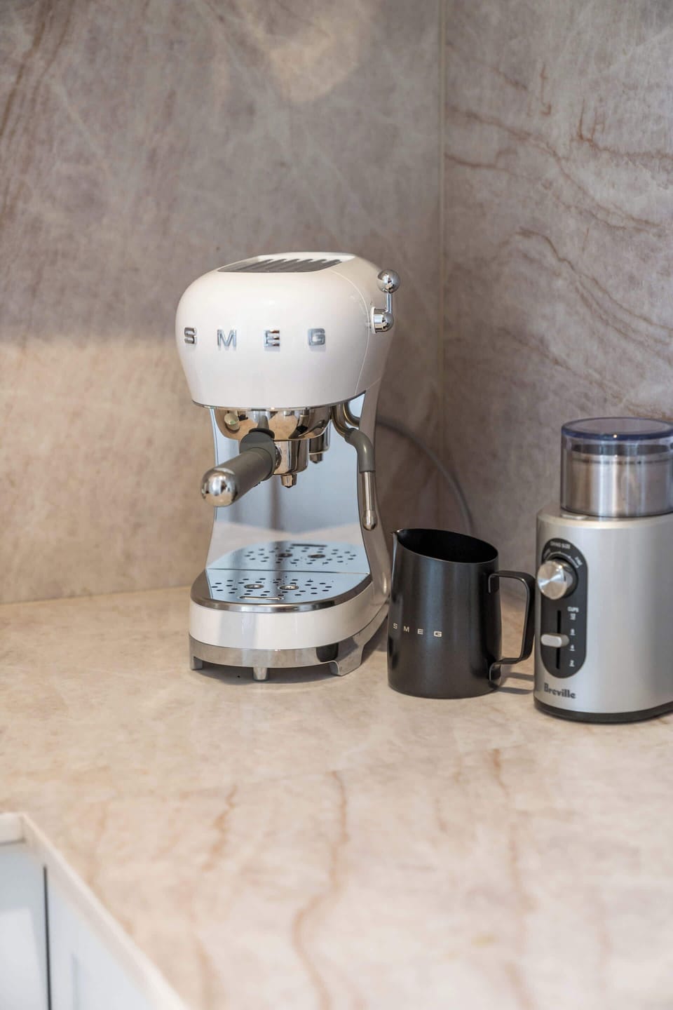 Kitchen amenities