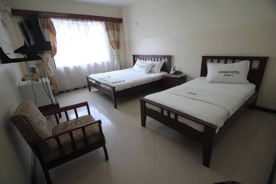 Deluxe Twin Room | Free WiFi, bed sheets