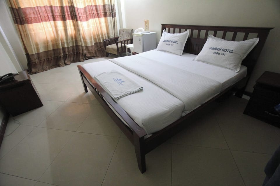 Deluxe Double Room | Free WiFi, bed sheets