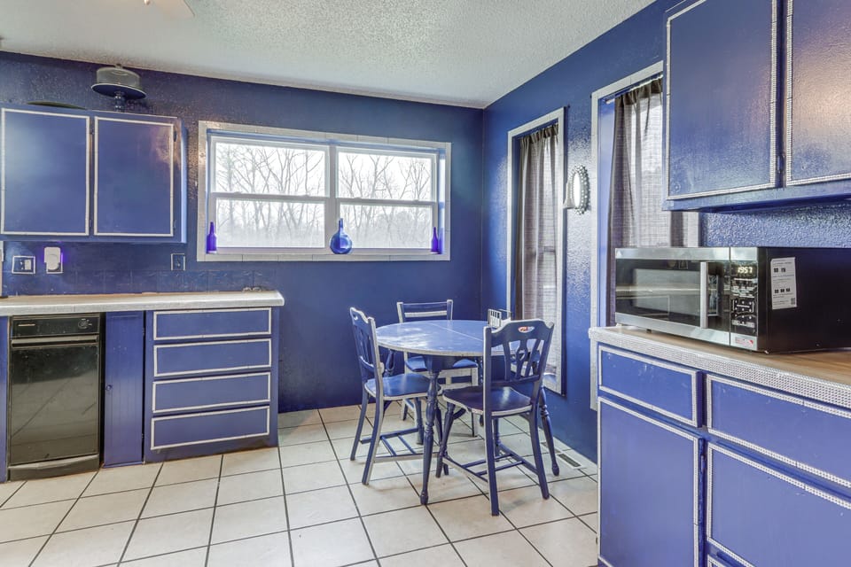 Kitchen | Main Floor