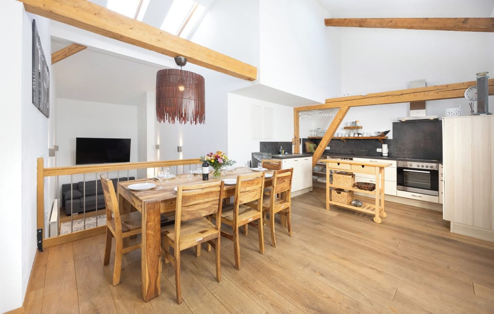 Alpin Loft -Sauna, Garten und Bergblick, Reinigungsgebühr : 210 Euro | Dining