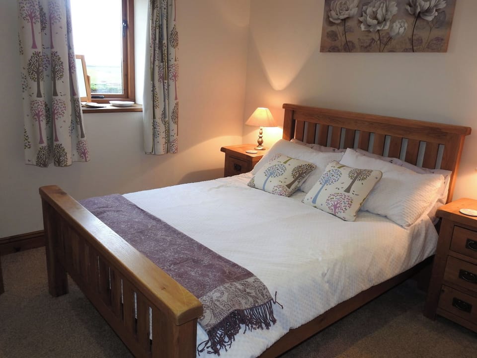 The Oaks, Irthington