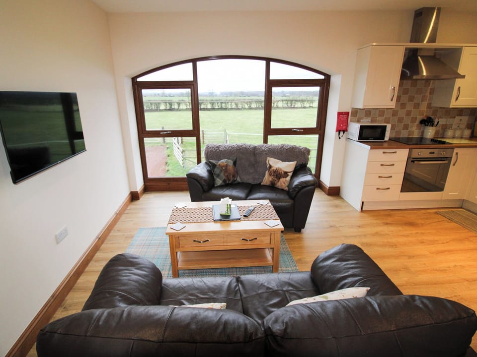 The Oaks, Irthington