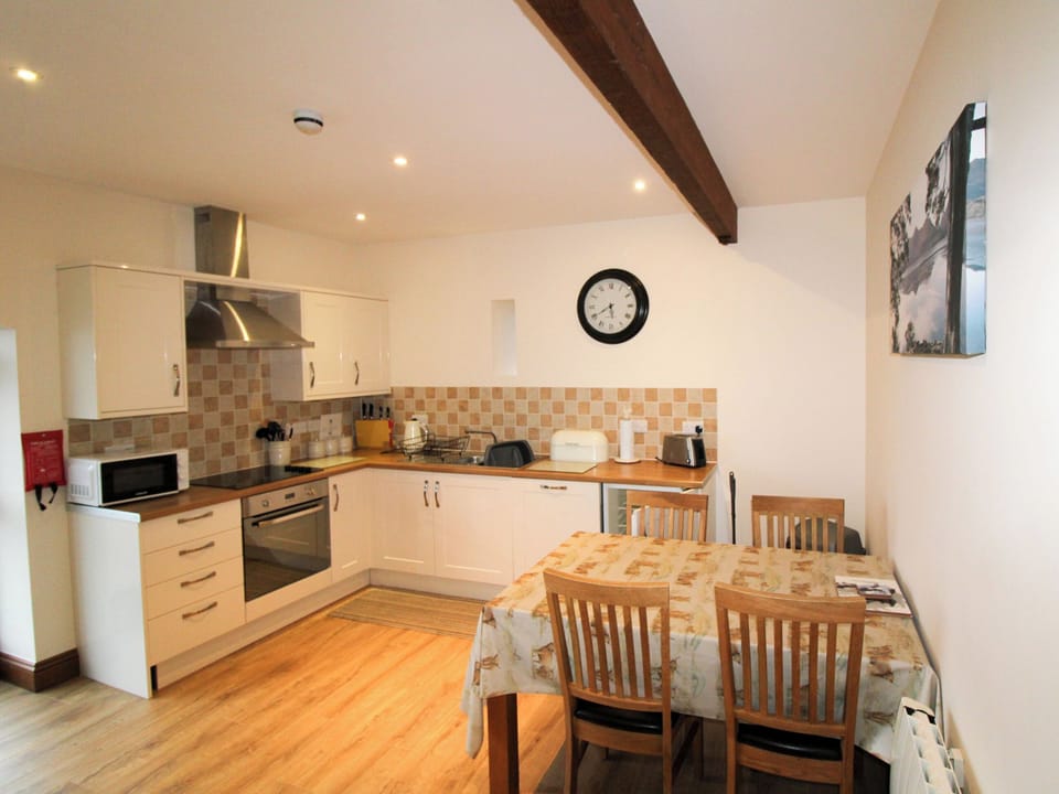 The Oaks, Irthington