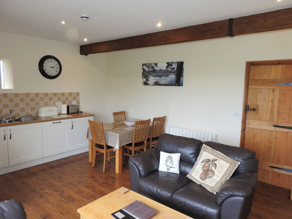 The Oaks, Irthington