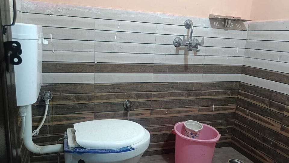 Basic Double Room, City View | Bathroom