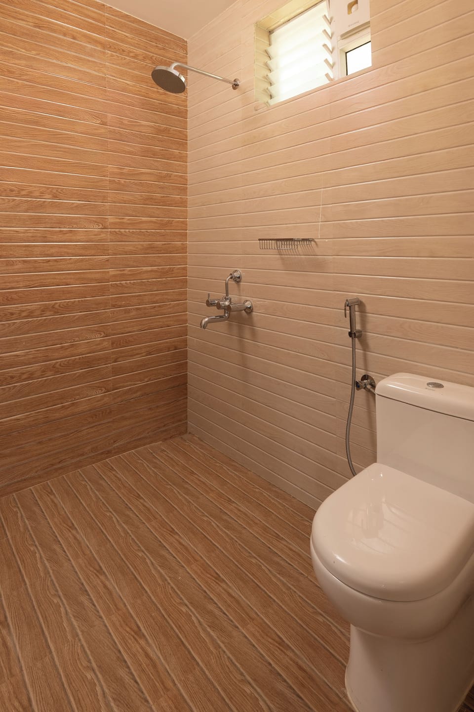Family Villa | Bathroom | Shower, rainfall showerhead, free toiletries, children's robes