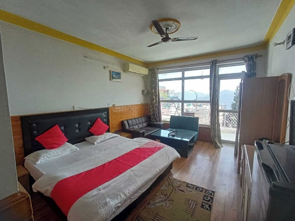 Luxury Room | Rollaway beds, free WiFi, bed sheets