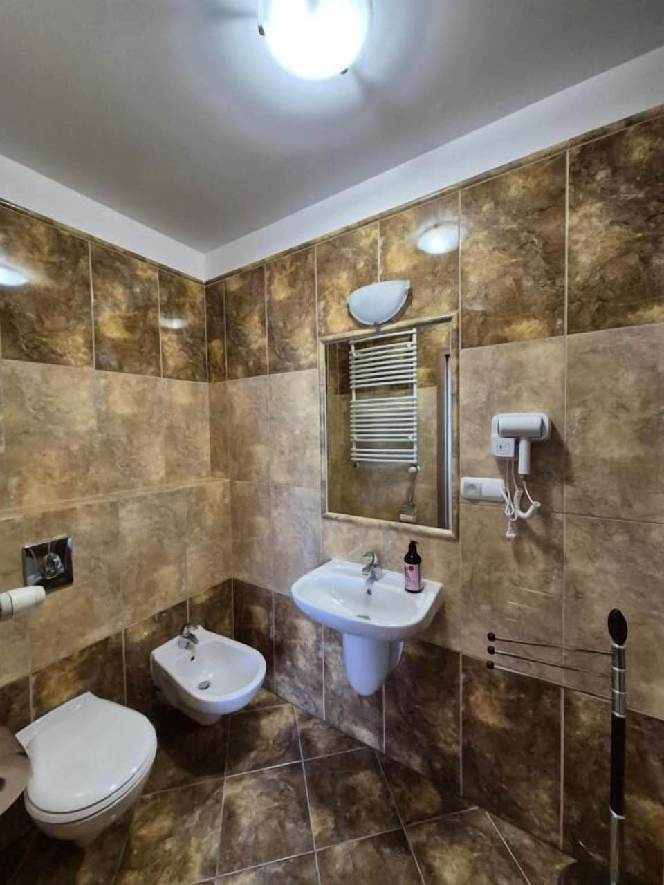 Double Room, 1 Bedroom, Garden View | Bathroom | Shower, hair dryer, towels, soap