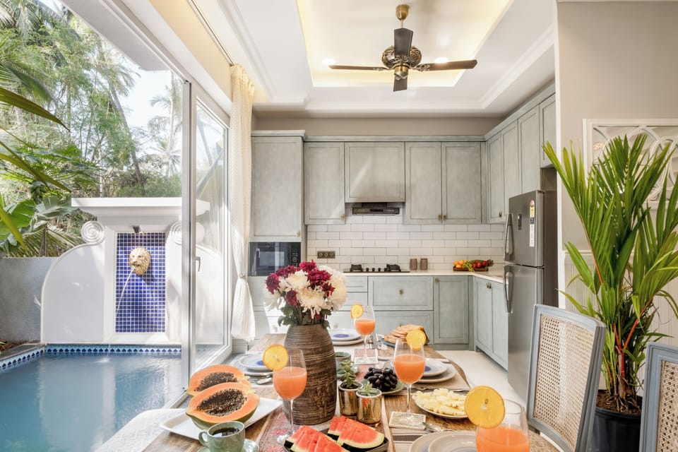 Villa, 4 Bedrooms | Private kitchen | Electric kettle, dining tables
