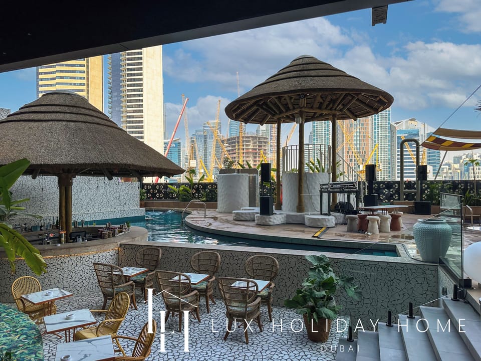 Poolside bar