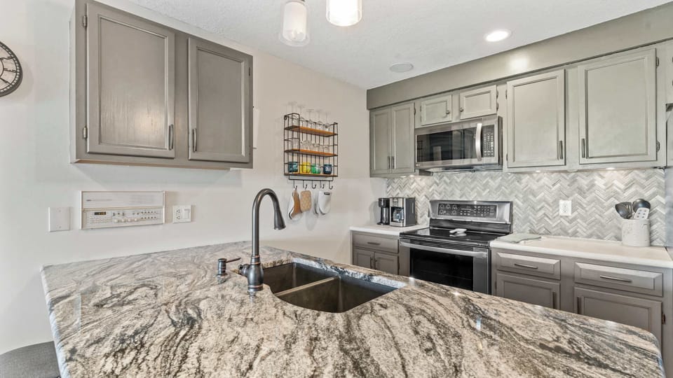 Condo, Multiple Beds, Patio (Sunset Ridge) | Private kitchen