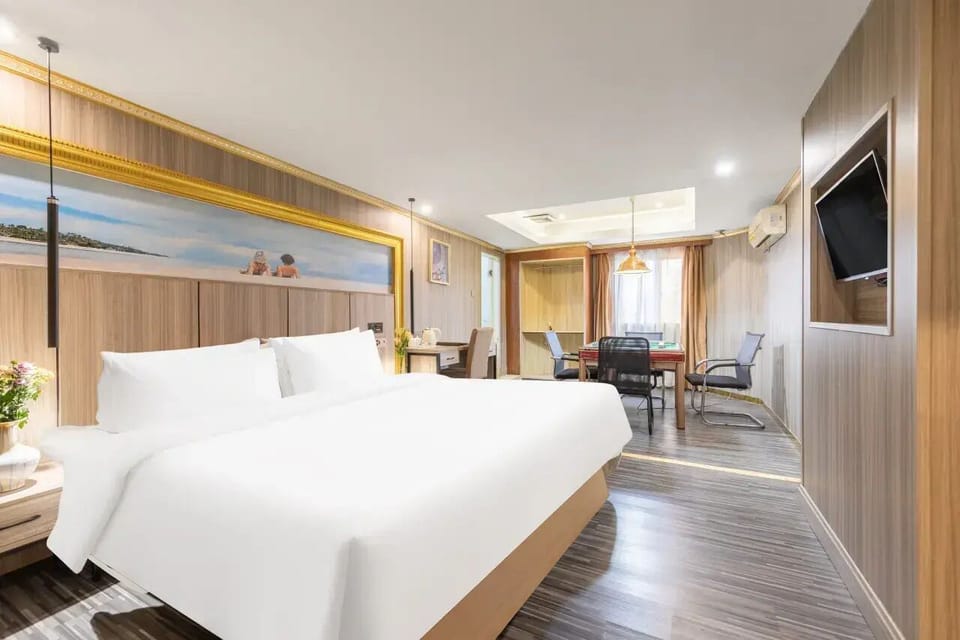 Junior Suite | Laptop workspace, free WiFi