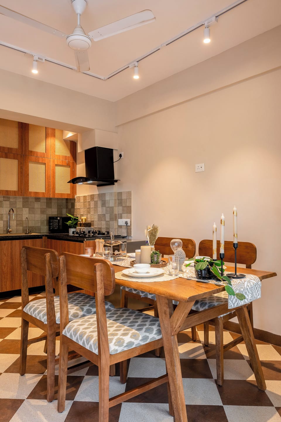 Apartment, 2 Bedrooms, Balcony | Dining