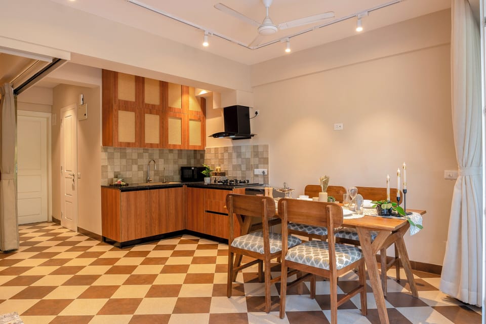 Apartment, 2 Bedrooms, Balcony | Dining